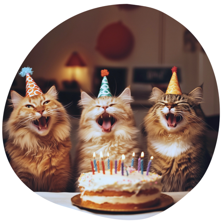 Drei Katzen mit Partyhüten singen um eine Geburtstagstorte mit Kerzen.